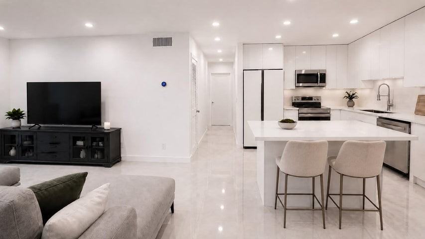 6249 Bay Club Drive - Photo 4 of 7