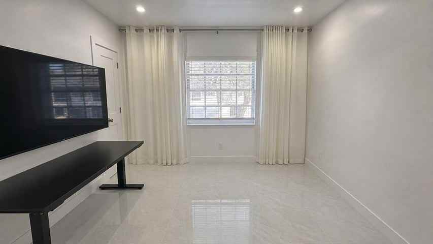 6249 Bay Club Drive - Photo 6 of 7