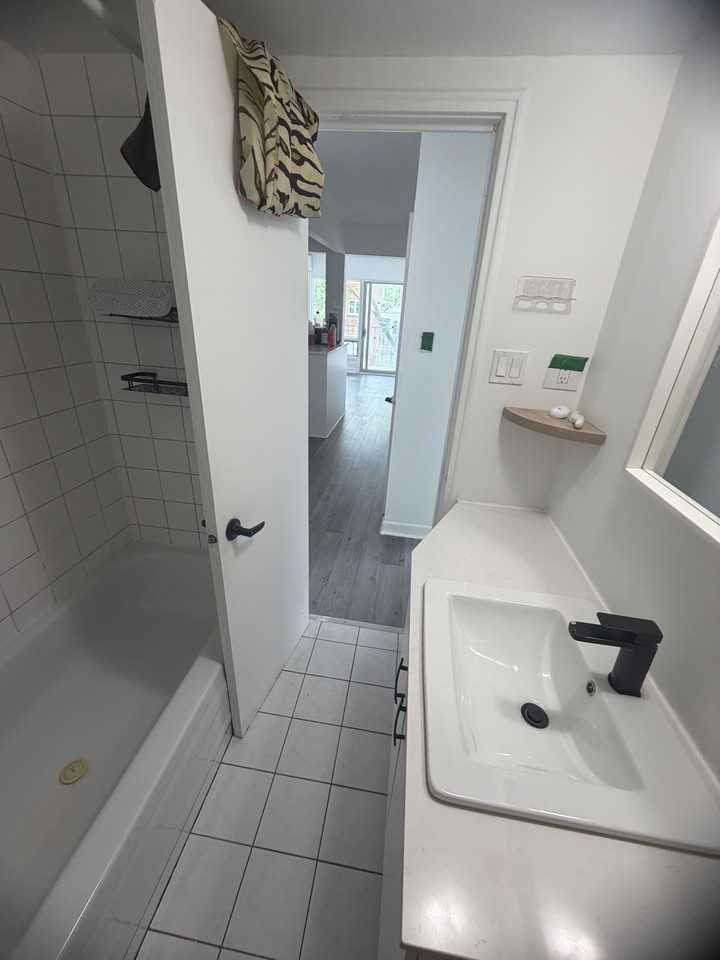 2300 2e Avenue — photo 3