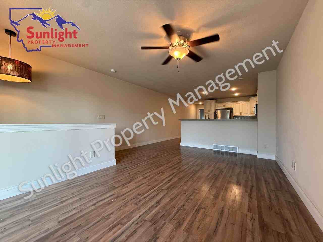 301 W 1st St #4 - Photo 2 of 10