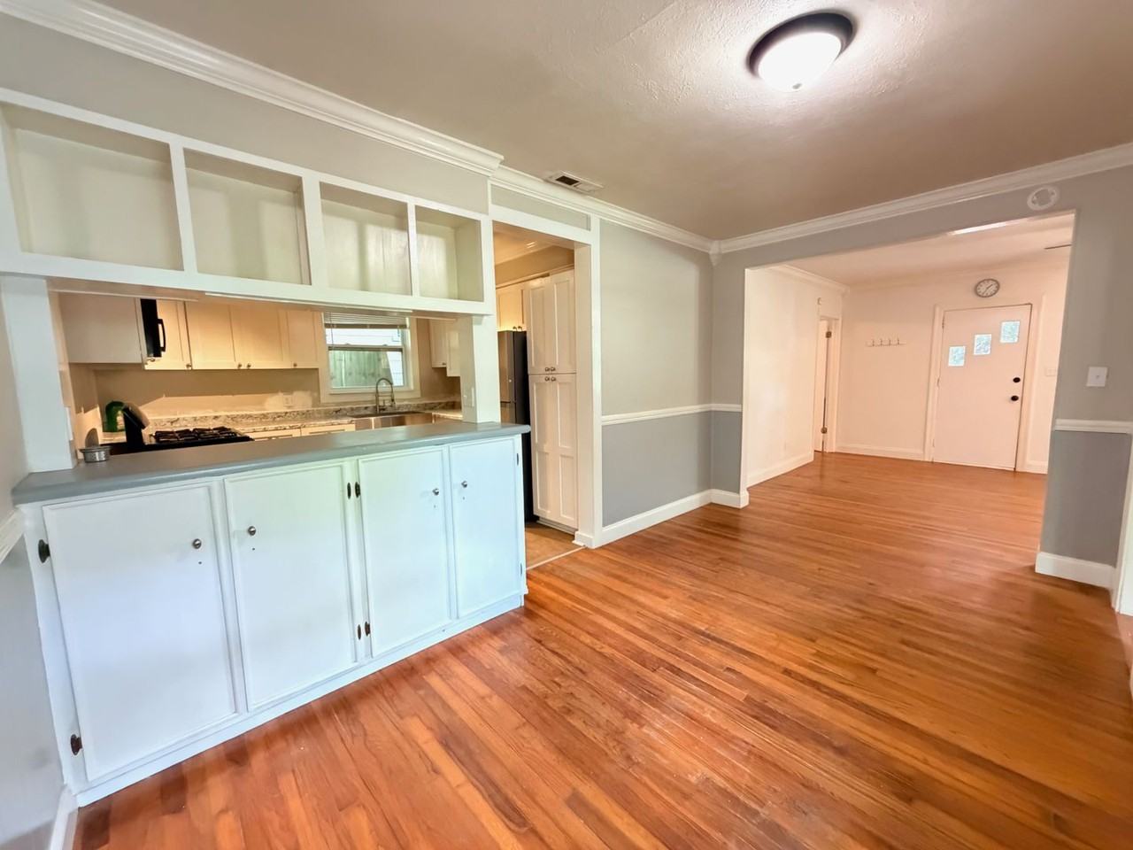 400 Lewis St - Photo 5 of 20