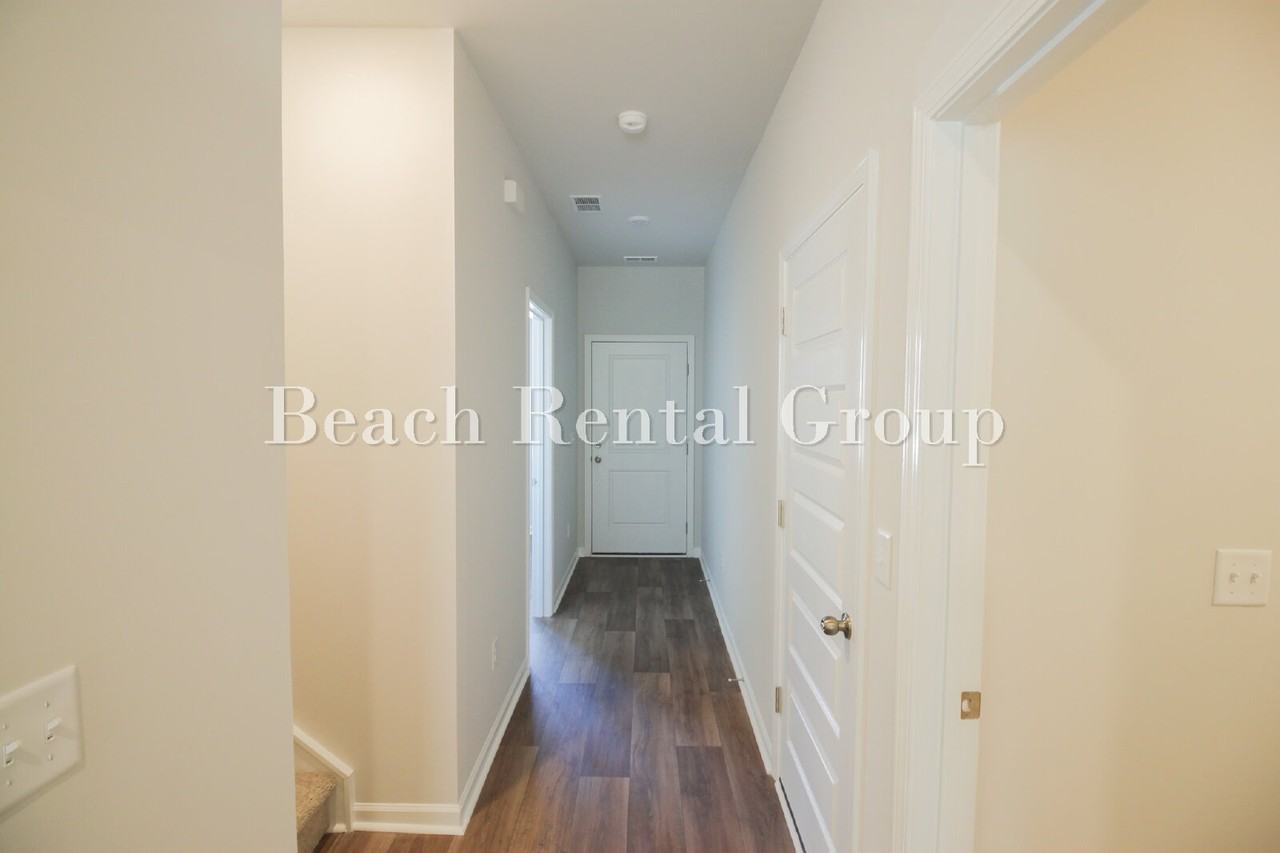 1320 Speedway St - Photo 4 of 27