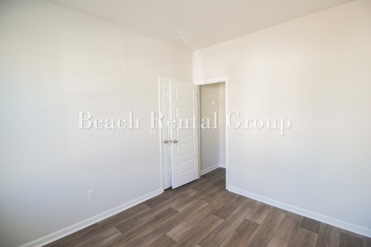 1320 Speedway St - Photo 5 of 27
