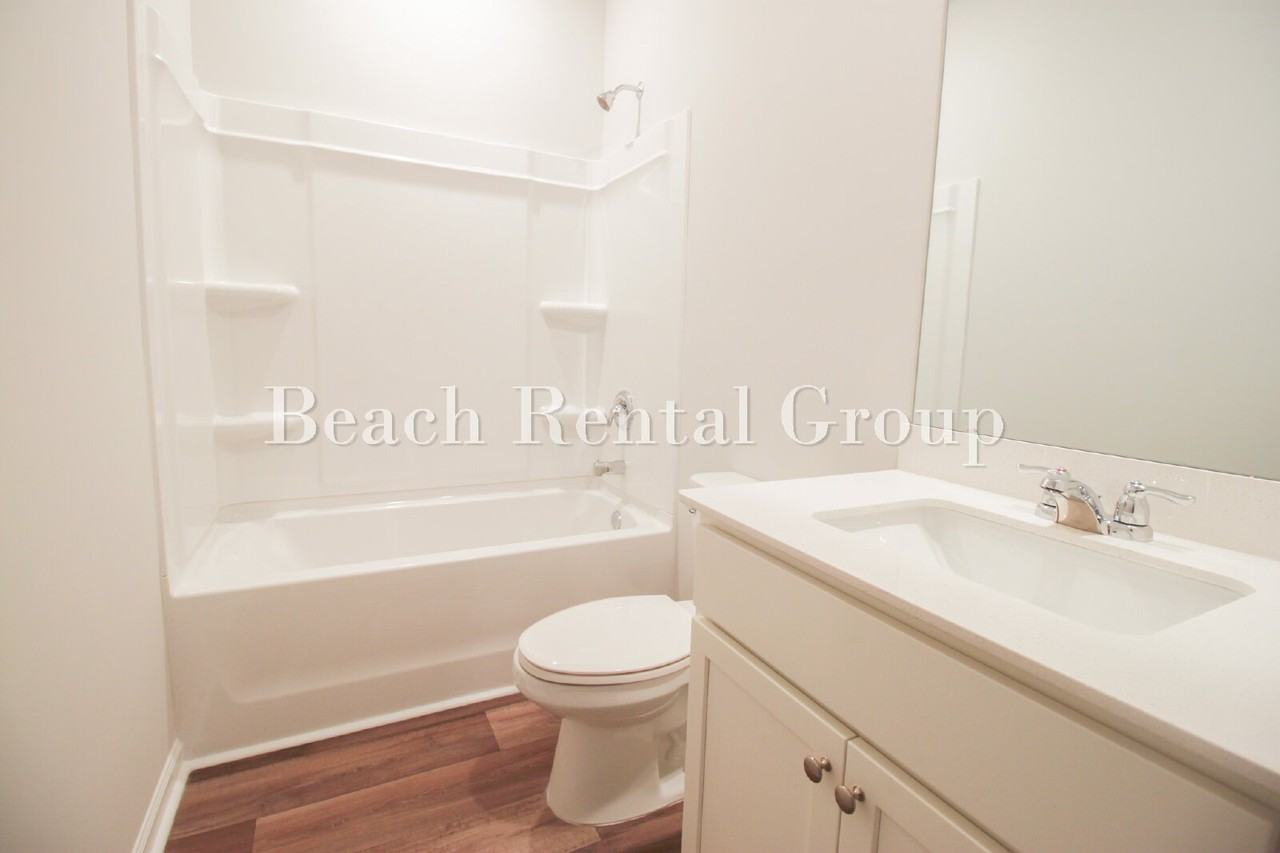 1320 Speedway St - Photo 6 of 27