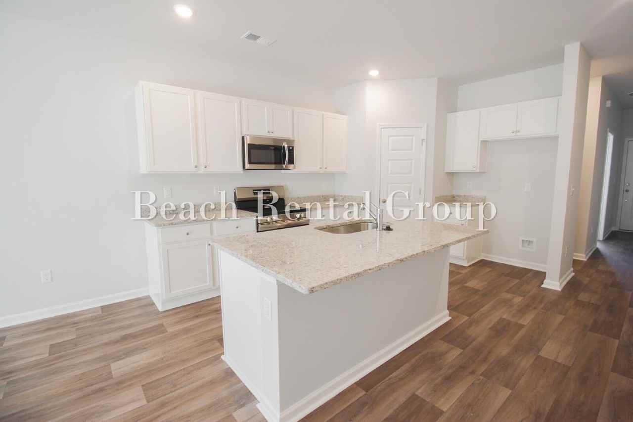 1320 Speedway St - Photo 7 of 27