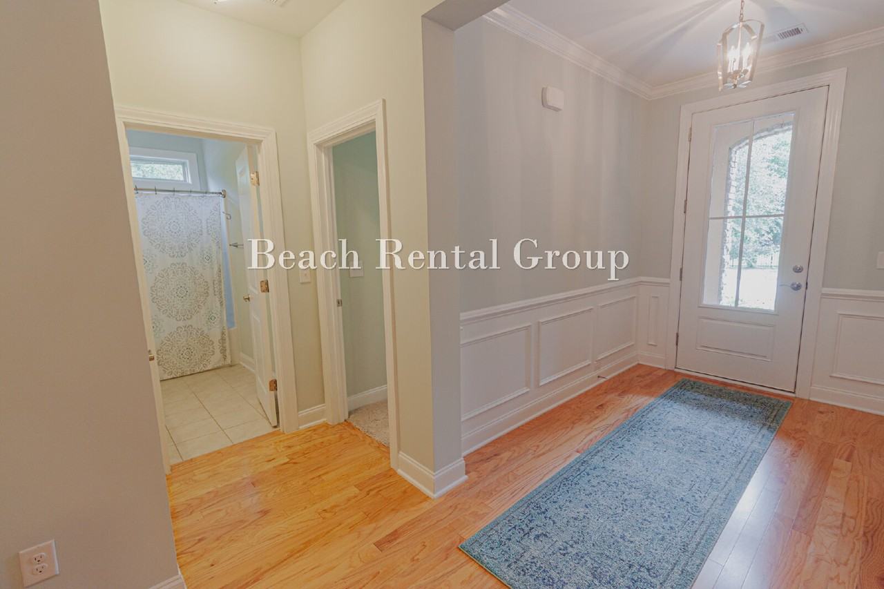 2402 Via Palma Dr - Photo 4 of 33