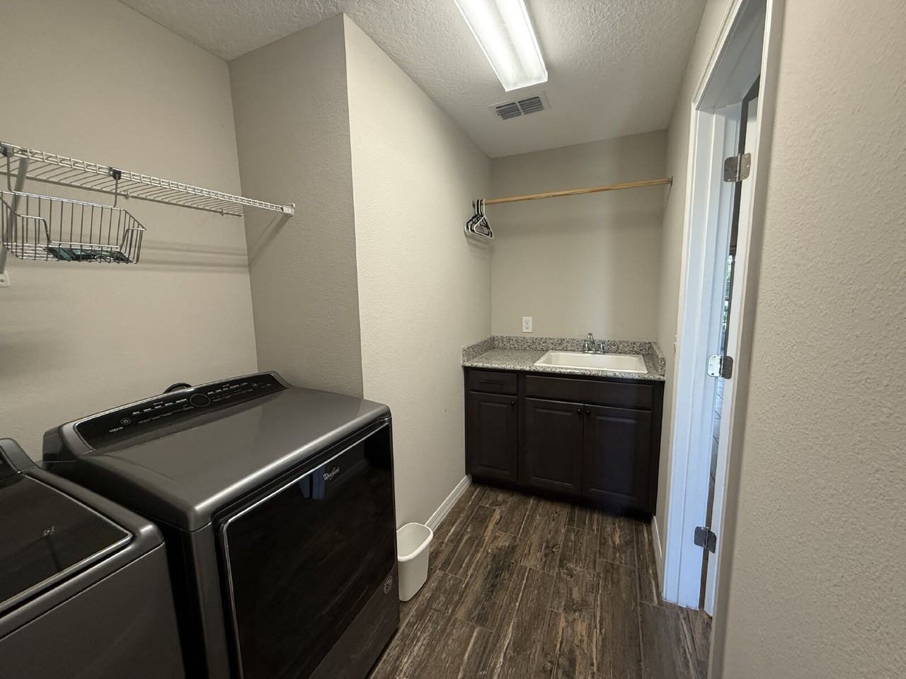230 Wisconsin Ave - Photo 3 of 33