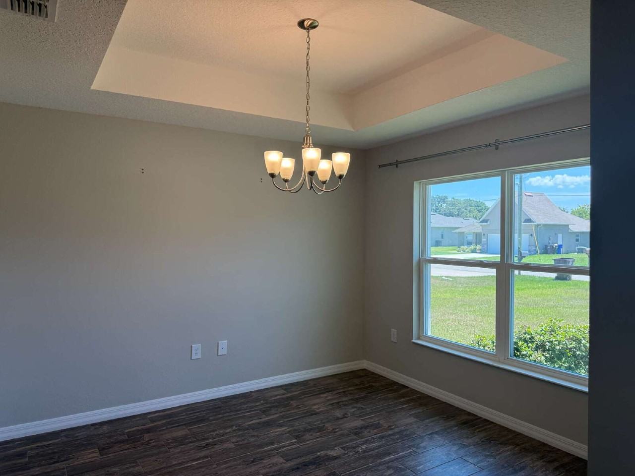 230 Wisconsin Ave - Photo 4 of 33