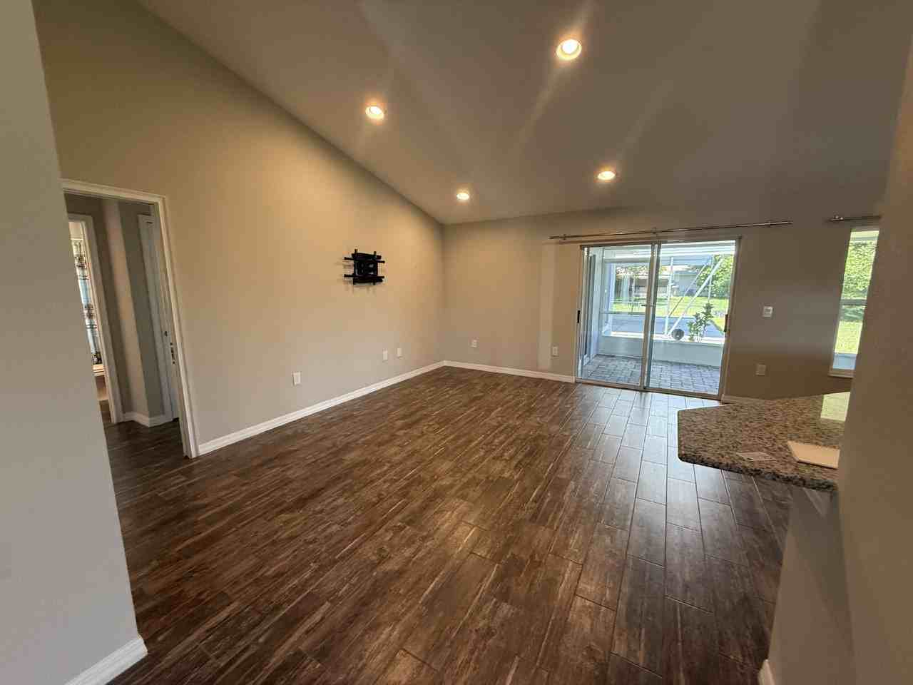 230 Wisconsin Ave - Photo 6 of 33