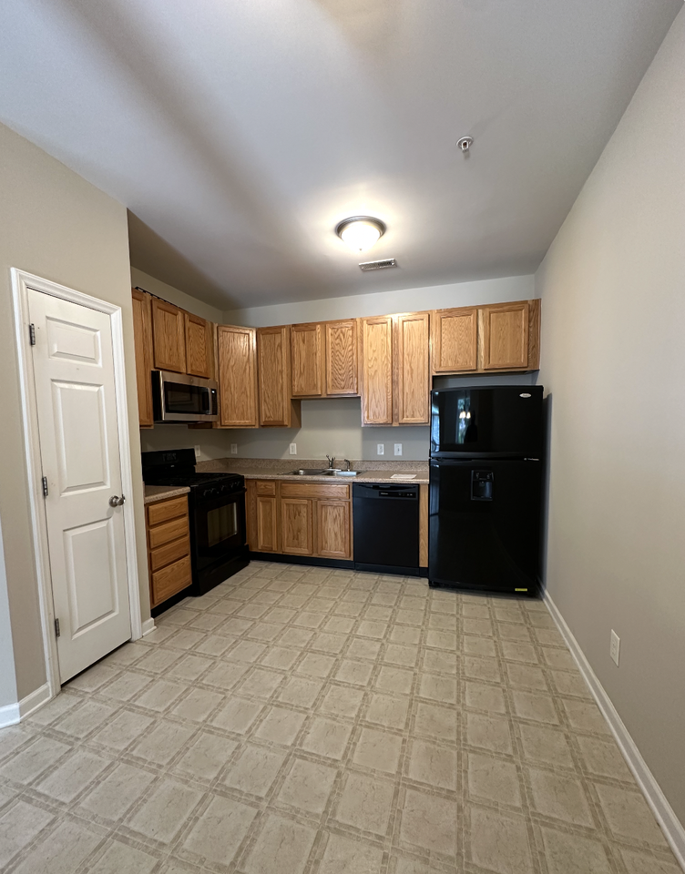 2210 Valley Edge Dr #105 - Photo 6 of 17