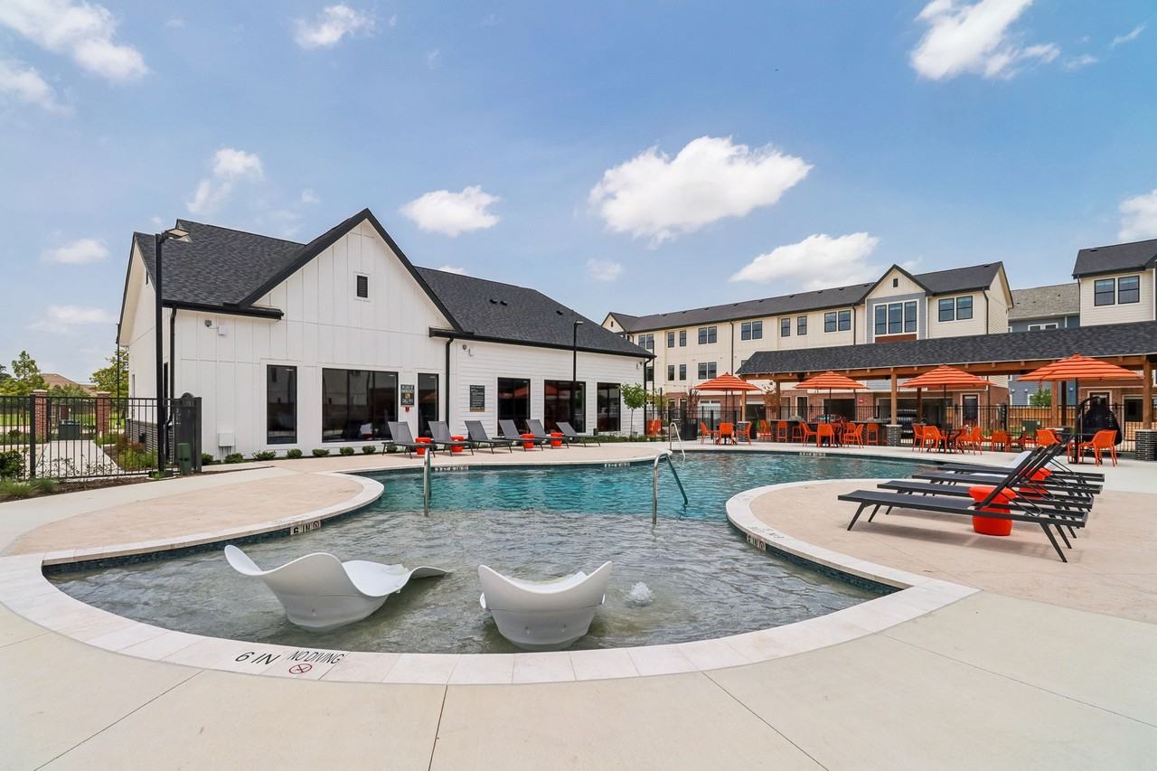 Amplify Tomball - Photo 2 of 33