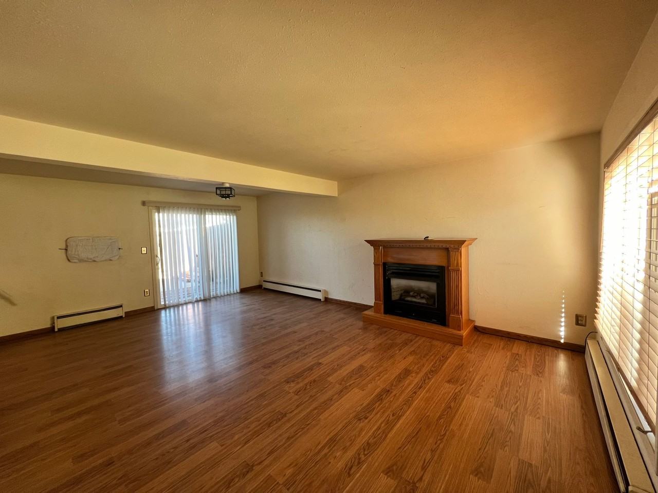3808 Tyler St - Photo 4 of 15