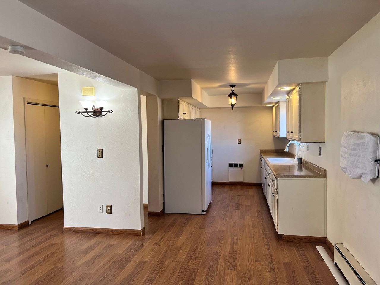 3808 Tyler St - Photo 6 of 15