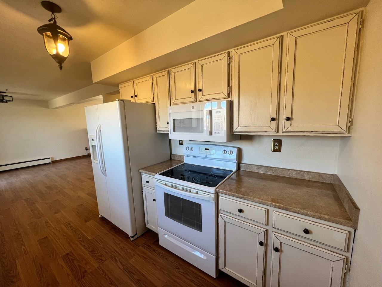 3808 Tyler St - Photo 7 of 15