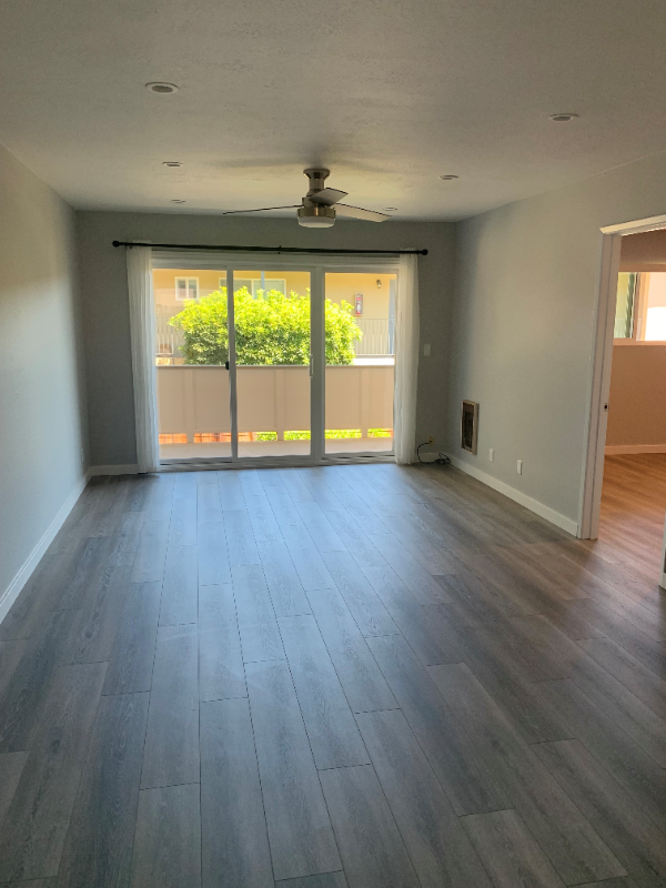 1340 Palos Verdes Dr - Photo 5 of 13
