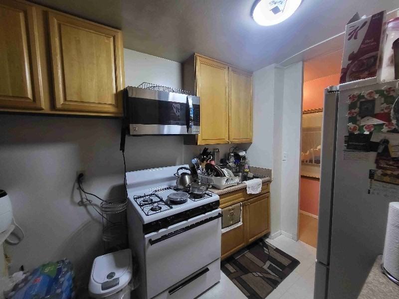 3411 Irwin Ave - Photo 3 of 4