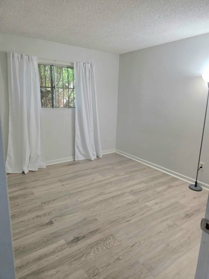 2424 Sumac Dr #2424 - Photo 3 of 8