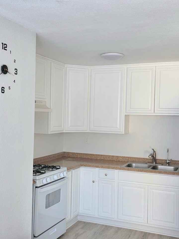 2424 Sumac Dr #2424 - Photo 6 of 8