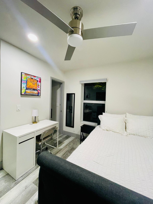 201 Ne 28th Ter - Photo 5 of 18