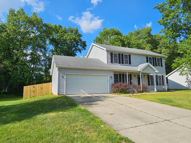 10279 Rosewood Ct - Photo 3 of 28