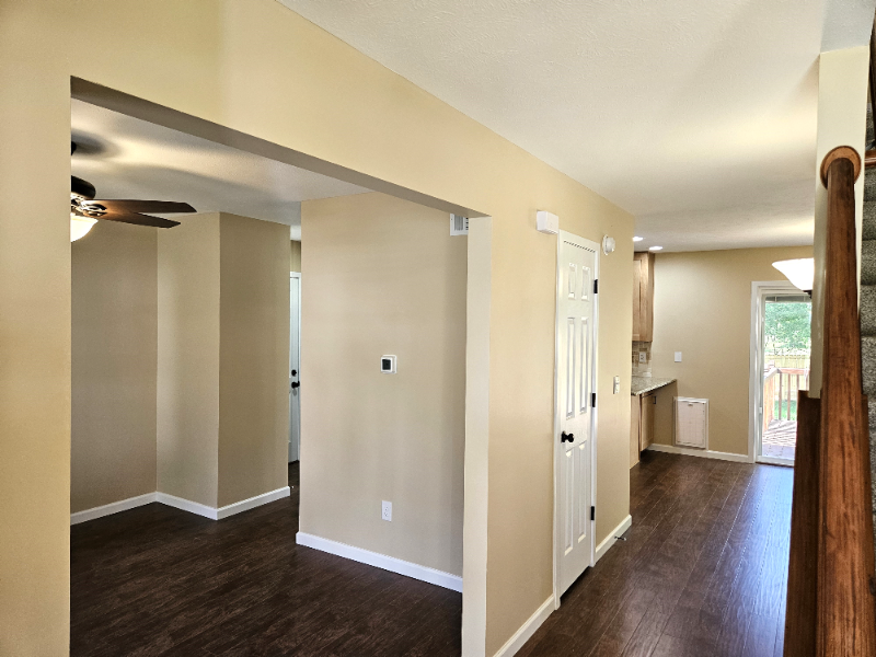10279 Rosewood Ct - Photo 6 of 28