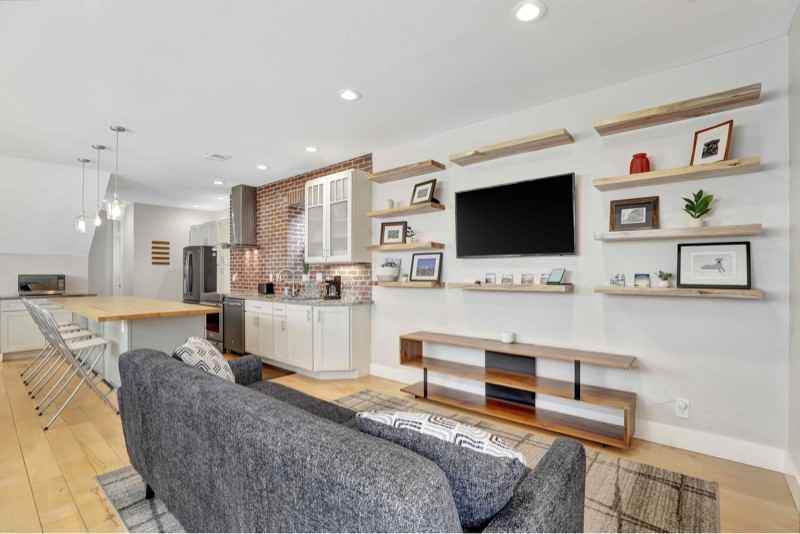 2520 N Lafayette St - Photo 3 of 19