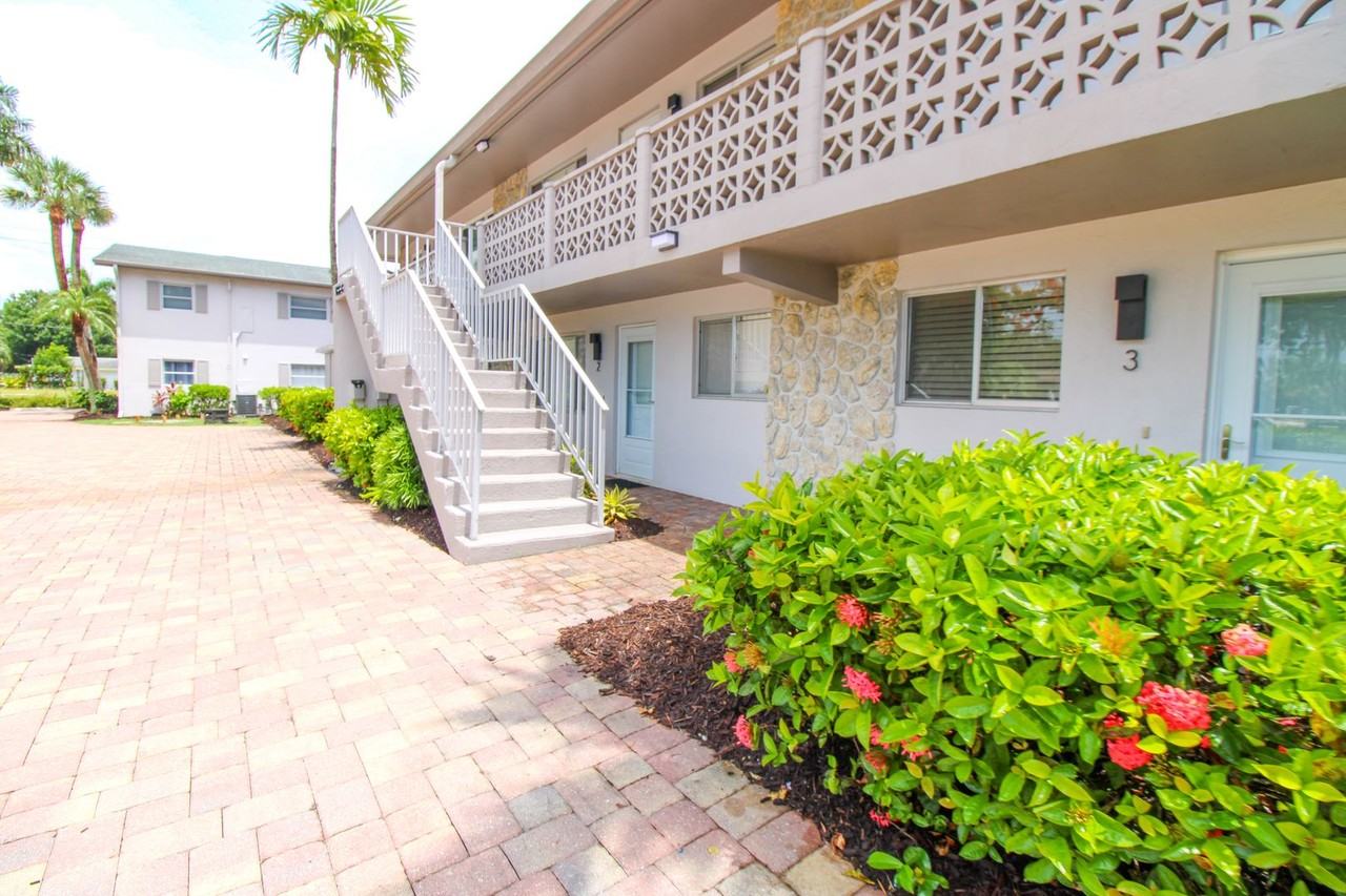 1686 Blue Point Ave #B7 - Photo 6 of 50