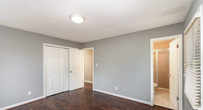 4815 Carriage Drive Cir - Photo 4 of 13