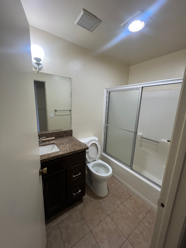 223 E Acacia Ave #14 - Photo 6 of 10