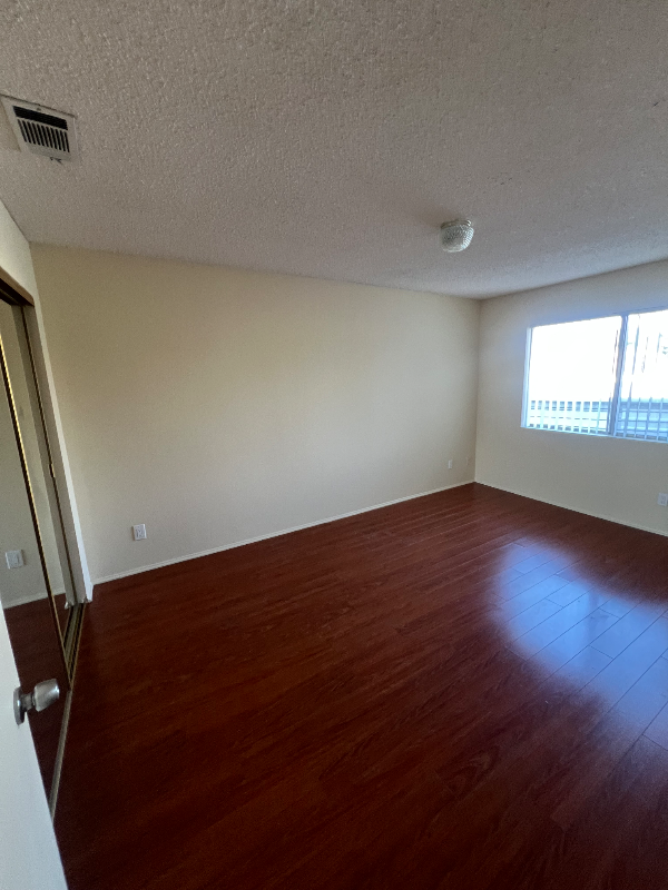 223 E Acacia Ave #14 - Photo 7 of 10