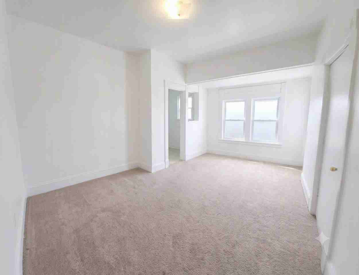312 Woodward Ave #6 - Photo 3 of 7