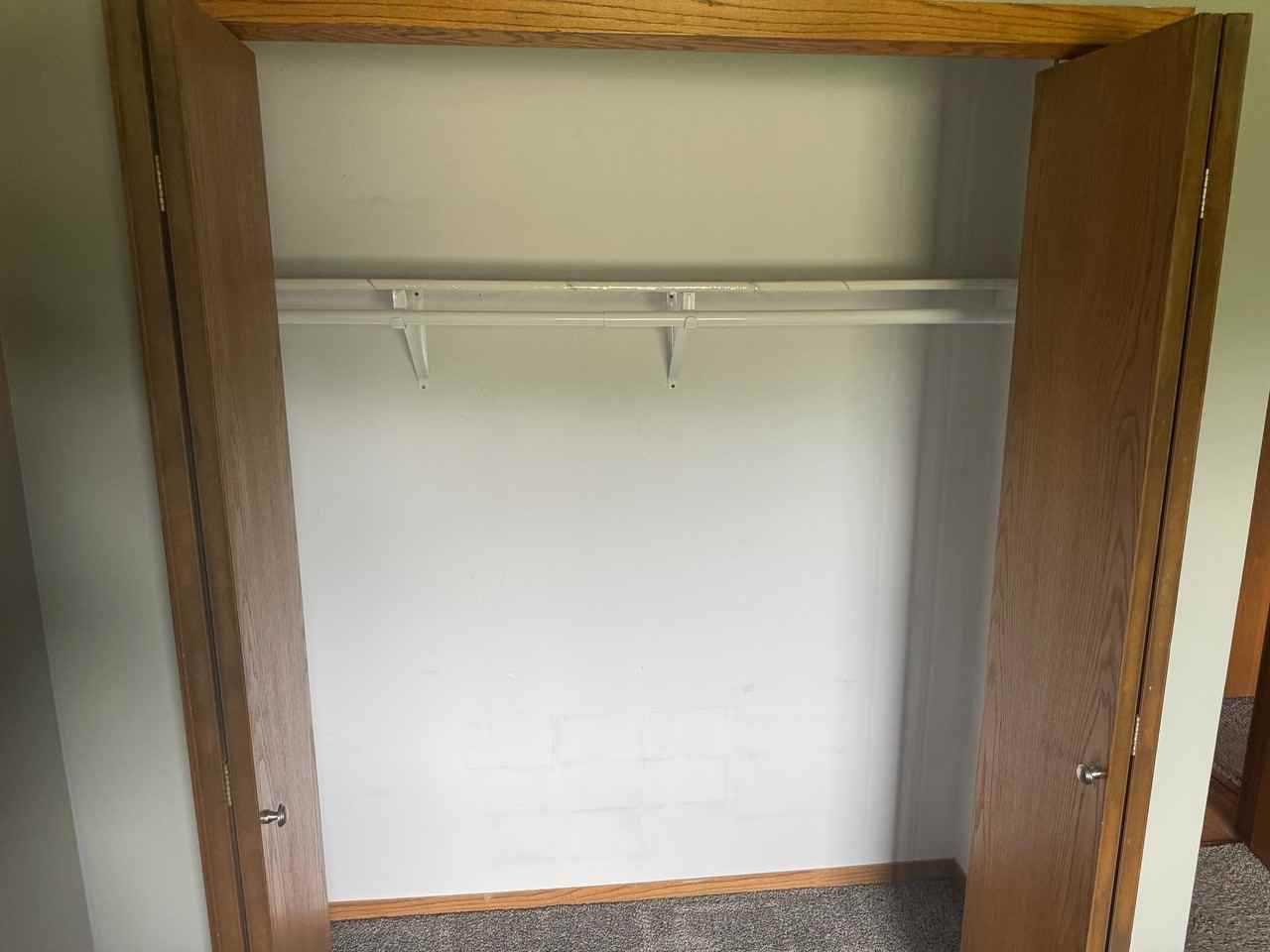 11139 Edgewood Cir N - Photo 5 of 20
