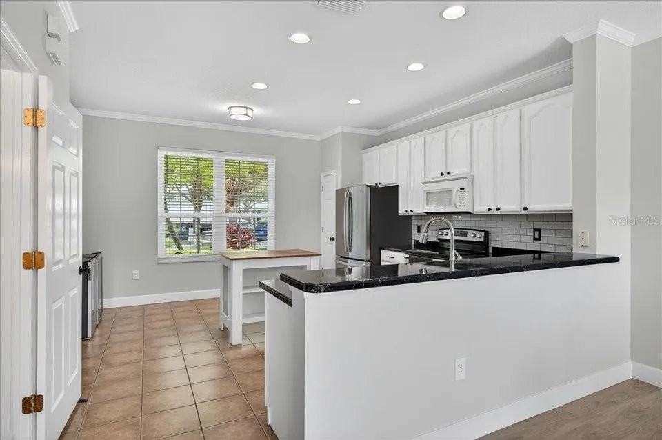 11607 Colony Lake Dr - Photo 5 of 14