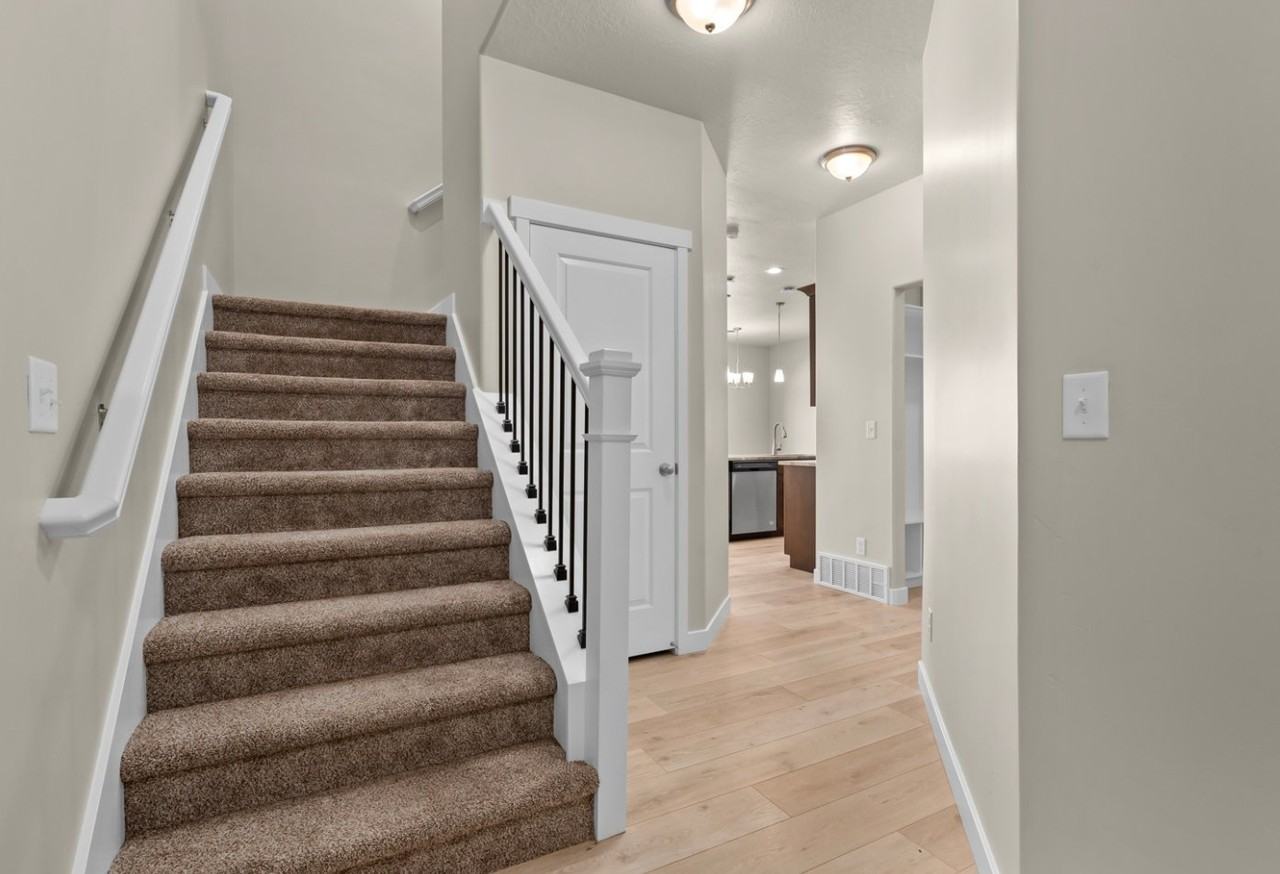4052 W Harper Ln - Photo 2 of 20