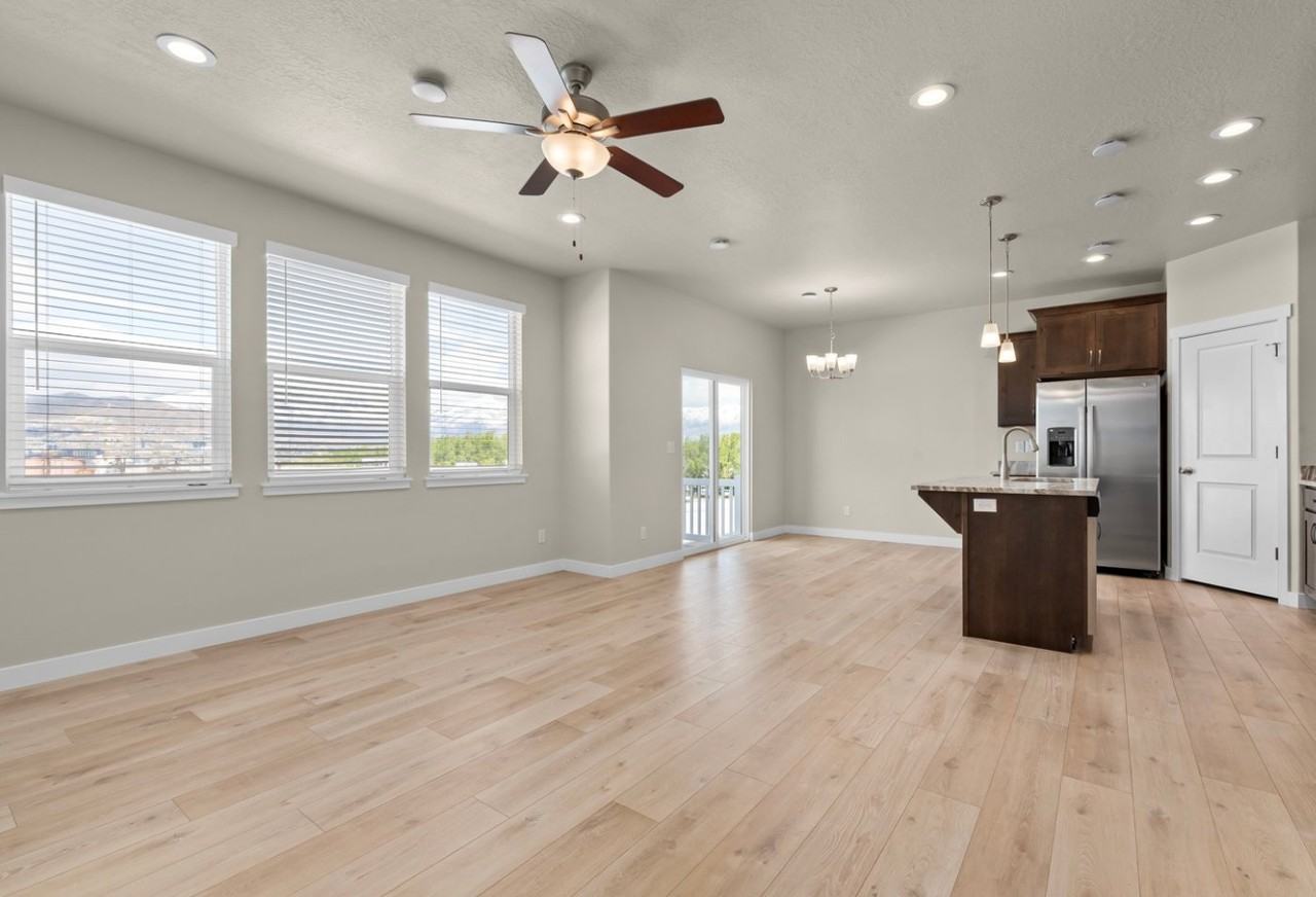 4052 W Harper Ln - Photo 5 of 20