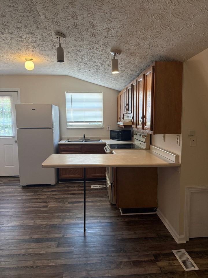 427 Parker Memorial Dr #1 - Photo 3 of 19