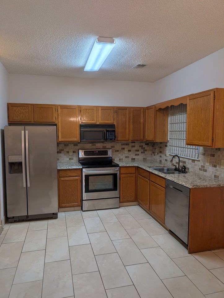 106 Bethany Ln - Photo 4 of 20