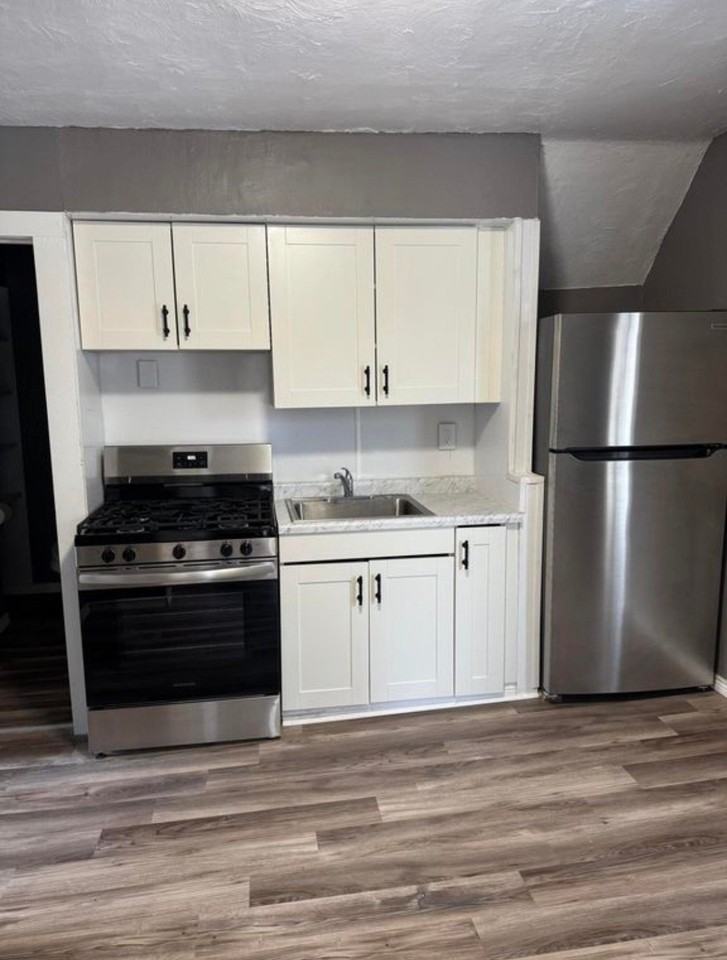 264 6th Ave #2 - Photo 2 of 10