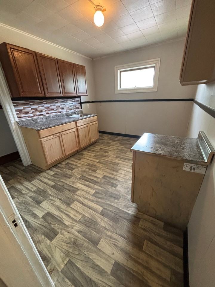 1224 Niagara St #2 - Photo 3 of 9