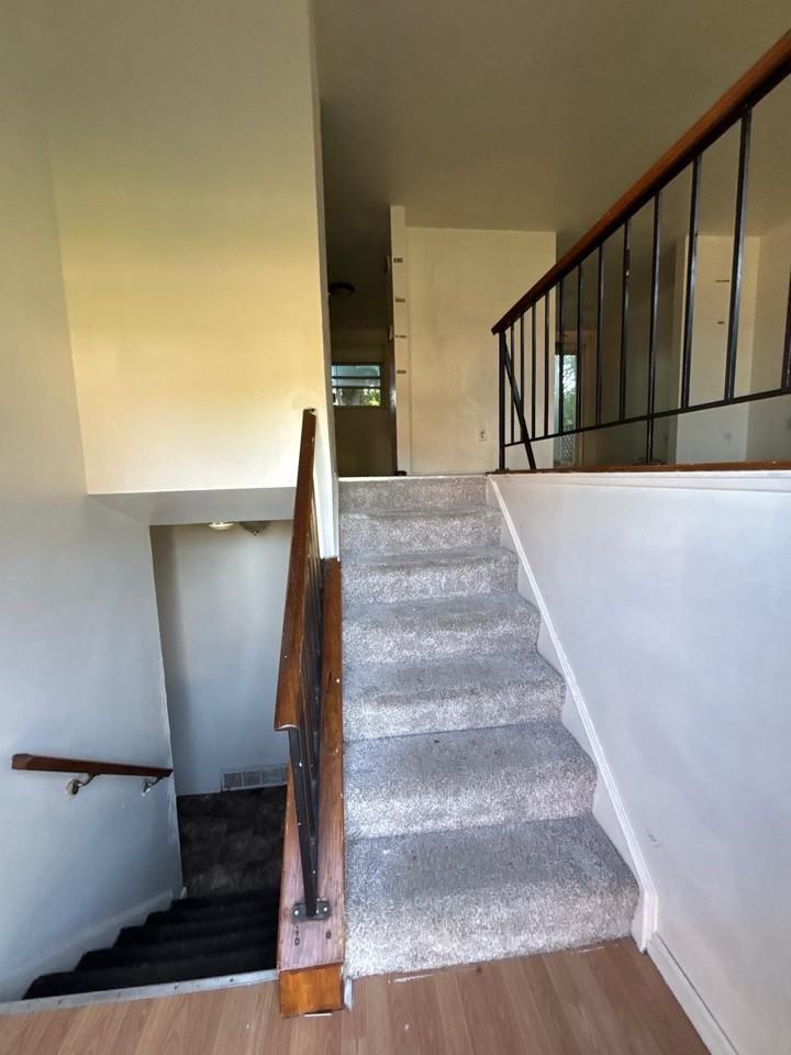 432 Hunters Trail Dr - Photo 2 of 14