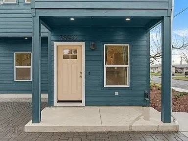 5592 Burnett Ave #B - Photo 2 of 30