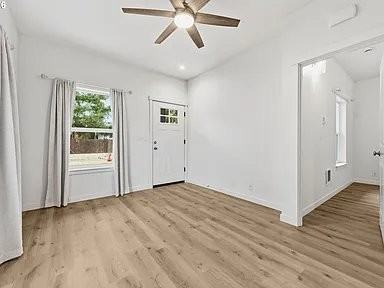 5592 Burnett Ave #B - Photo 5 of 30
