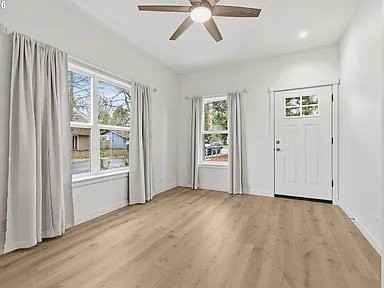 5592 Burnett Ave #B - Photo 6 of 30
