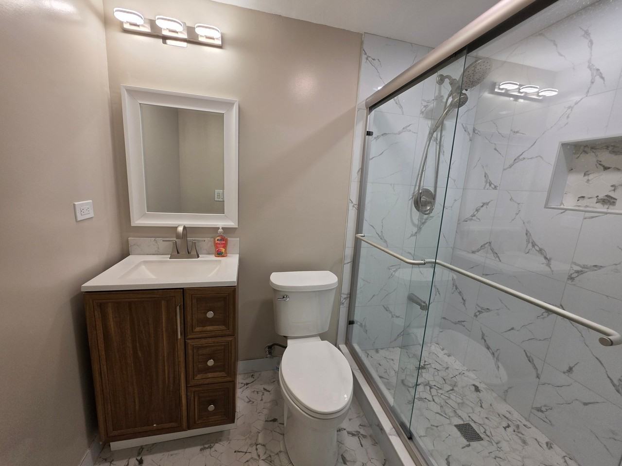 403 S Elizabeth St - Photo 5 of 7