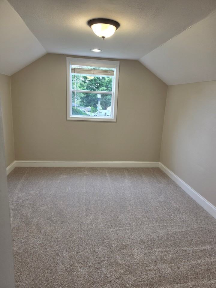 403 S Elizabeth St - Photo 6 of 7