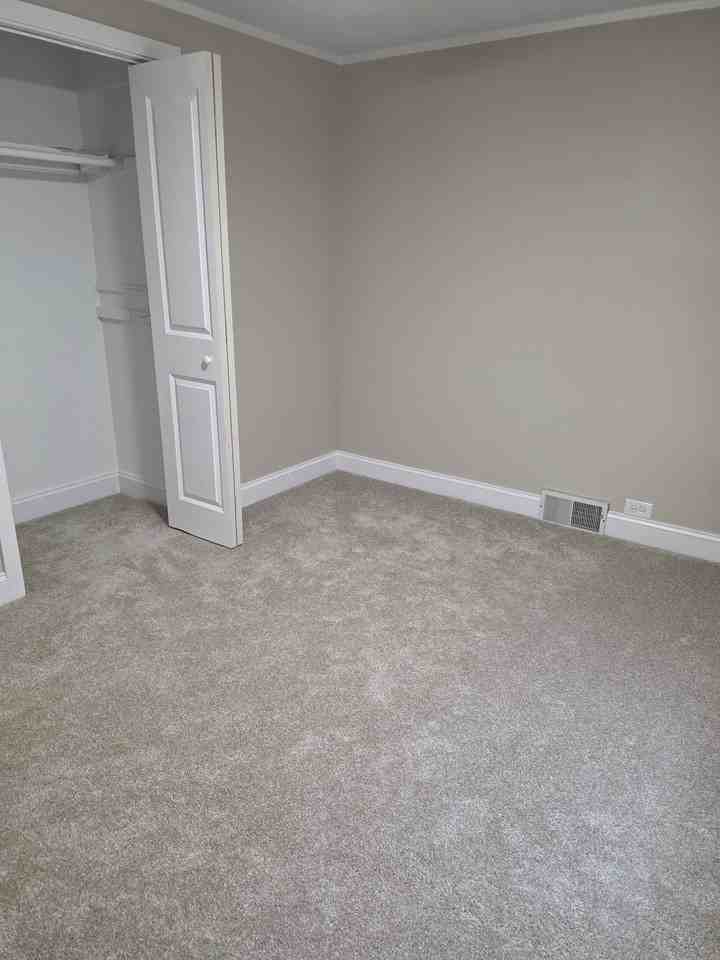 403 S Elizabeth St - Photo 7 of 7
