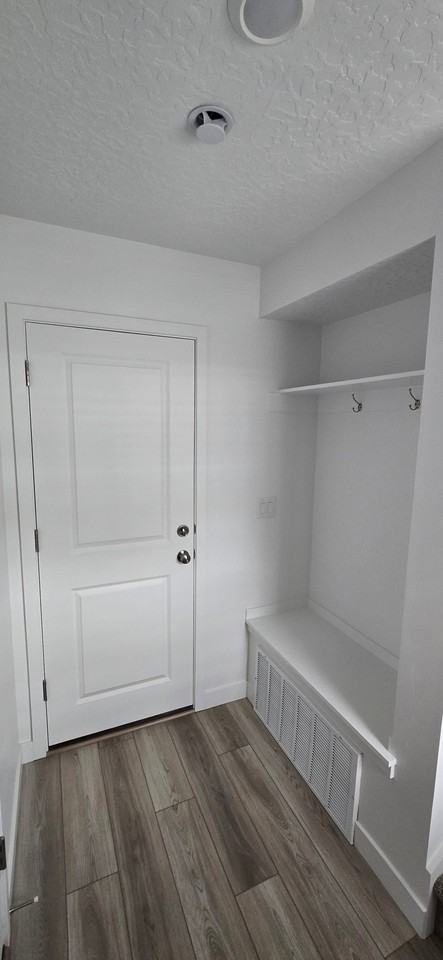 684 W Empress St - Photo 2 of 19