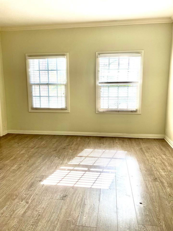445 S Central Ave #203 - Photo 4 of 7