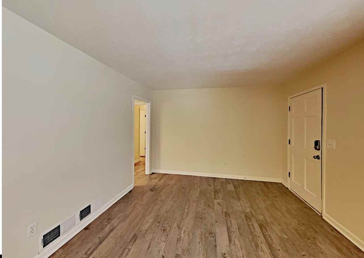848 Howard Ct Sw - Photo 2 of 9