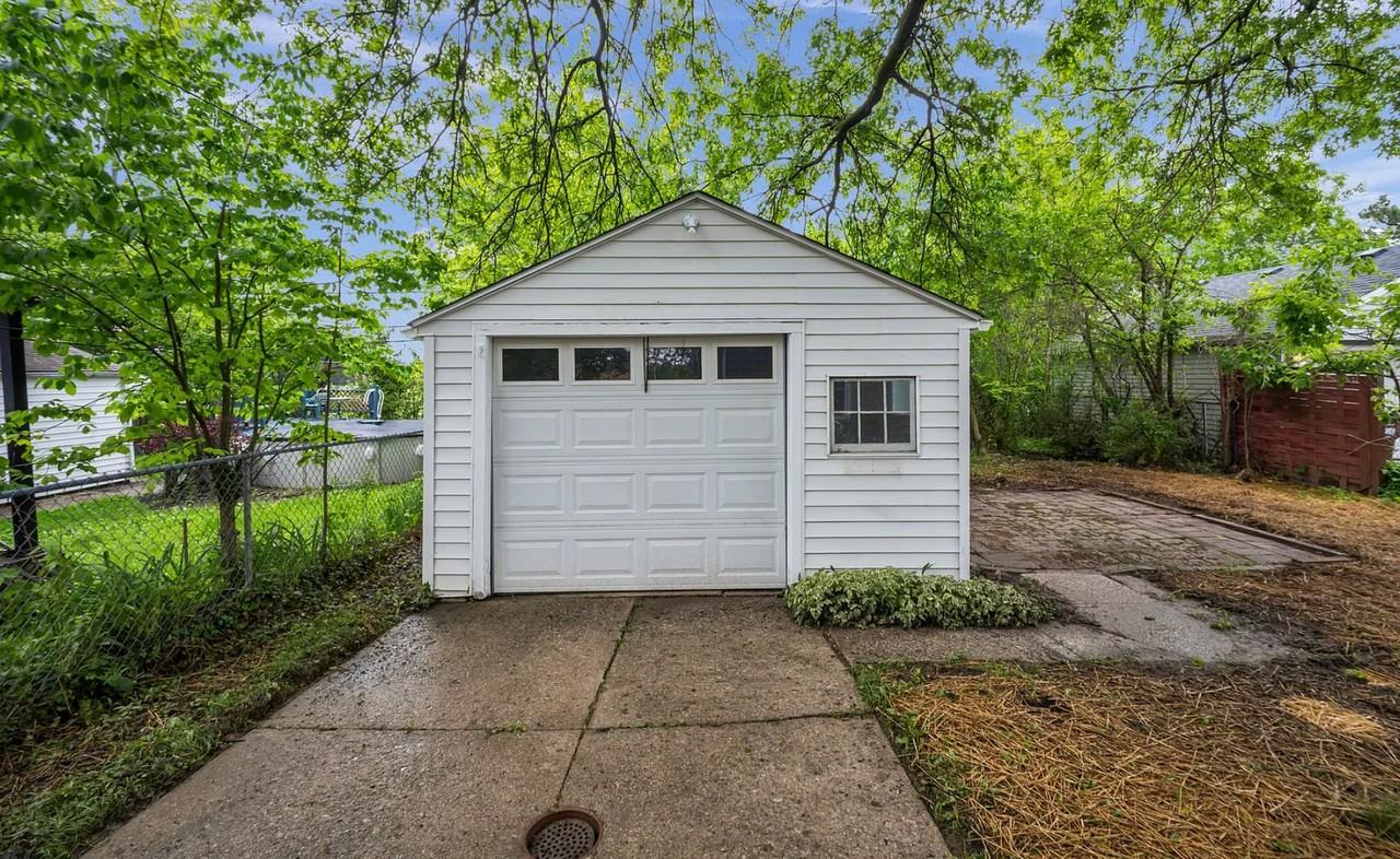 3516 Park Dr - Photo 3 of 17